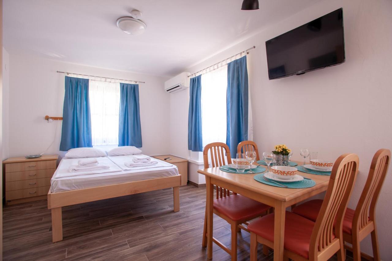 Apartment Arcobaleno *